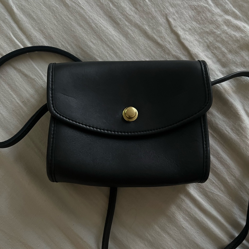 Vintage Coach Chrystie Leather
Black Crossbody Bag No.
0968-329